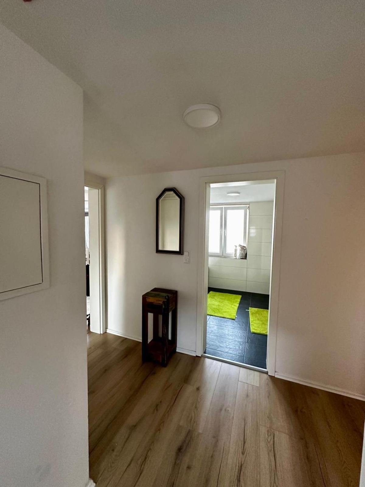 Bee Flats * Velbert